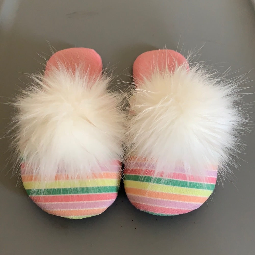 Slippers - Picture 1 of 3